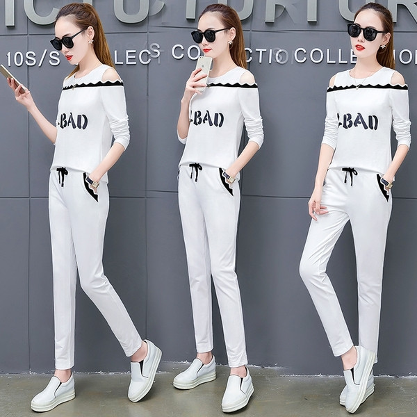 Αθλητικό γυναικείο σετ  σε λευκό χρώμα