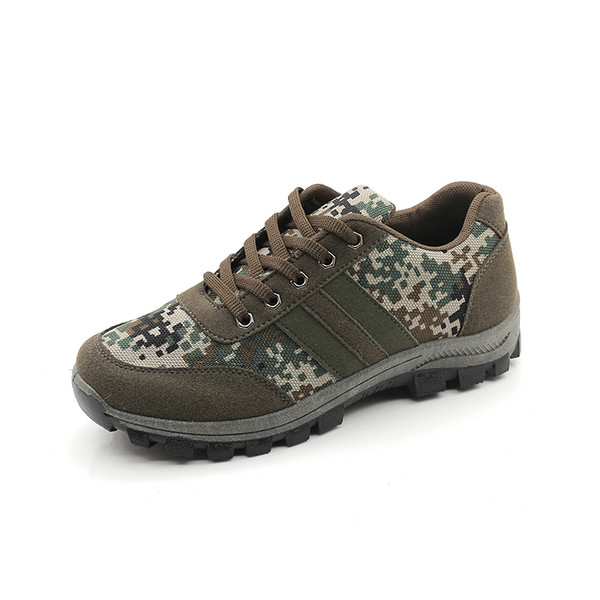 Мъжки туристически обувки с камуфлажен десен