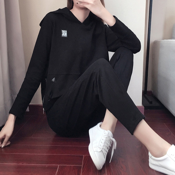 Set de damă sport model NOU, inclusiv bluză și pantaloni - alb-negru