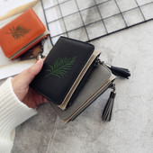 Βολικό γυναικείο πορτοφόλι σε διάφορα χρώματα - δύο μοντέλα με floral μοτίβο