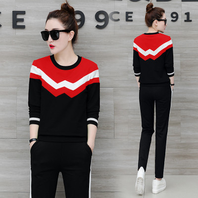 Αθλητική  γυναικεία φόρμα  σε τέσσερα χρώματα