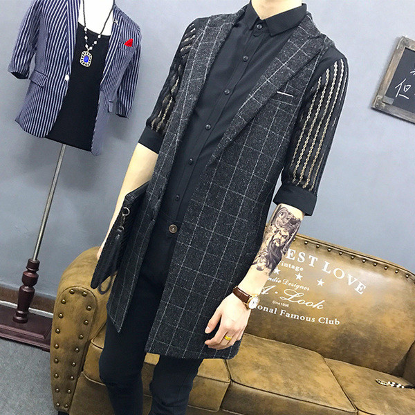 Μοντέρνο κομψό μακρύ ανδρικό γιλέκο σε διάφορα μοντέλα