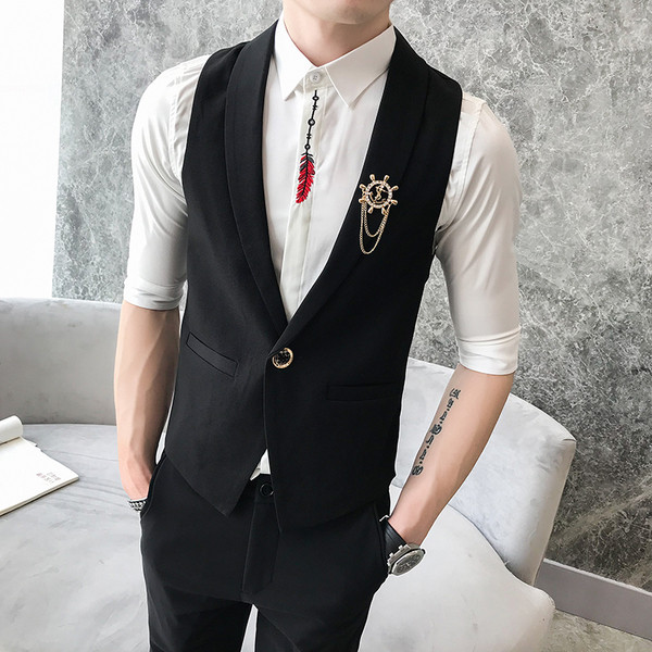 Κομψό μακρύ ανδρικό γιλέκο με διακοσμητικές τσέπες