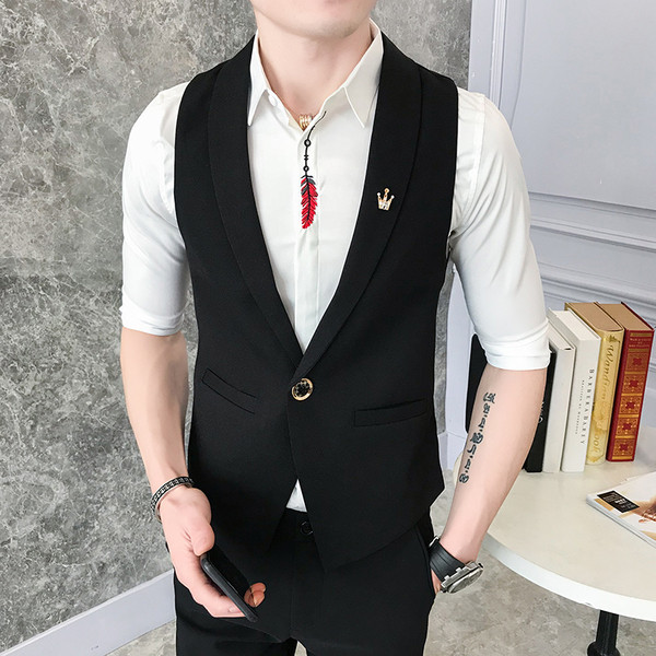 Κομψό μακρύ ανδρικό γιλέκο με διακοσμητικές τσέπες