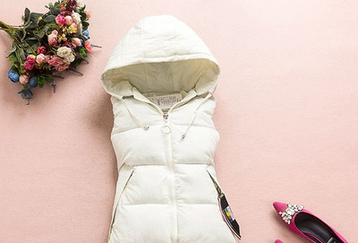 Дълъг дамски елек с качулка в няколко цвята