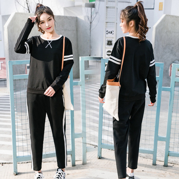 Γυναικείο αθλητικό σετ που περιλαμβάνει μπλούζα και παντελόνι με μακρύ μανίκι - τρία χρώματα