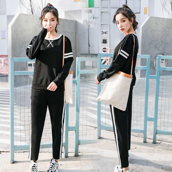 Γυναικείο αθλητικό σετ που περιλαμβάνει μπλούζα και παντελόνι με μακρύ μανίκι - τρία χρώματα