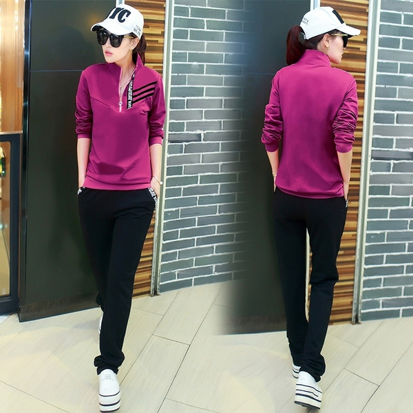 Спортен дамски екип с цип и надписи в няколко цвята