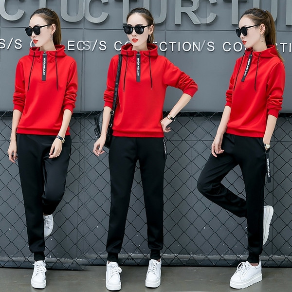 Αθλητικό γυναικείο σετ  σε λευκό, μαύρο και κόκκινο χρώμα