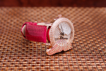 Часовник Prance Butterfly в Розово с Естествена кожа