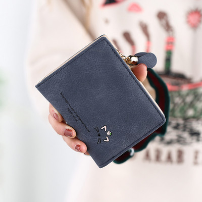 Γυναικείο πορτοφόλι σε διάφορα χρώματα με επιγραφές