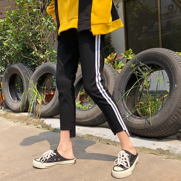 Αθλητικό γυναικείο σετ - μακρύ φούτερ και κολάν με πλευρικές άκρες