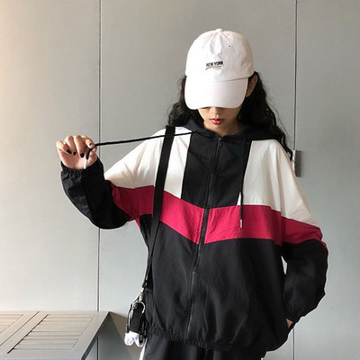 Γυναικεία αθλητικά σύνολα με δύο μέρη σε μαύρο και κόκκινο χρώμα