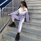 Γυναικείο αθλητικό σετ με επιγραφή και φερμουάρ σε δύο χρώματα