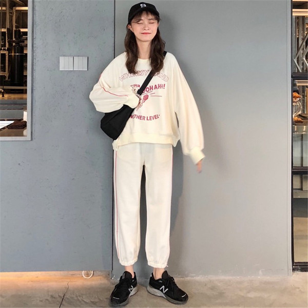 Set sport pentru femei în alb cu inscripție