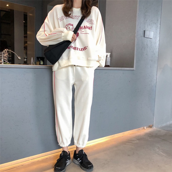 Set sport pentru femei în alb cu inscripție