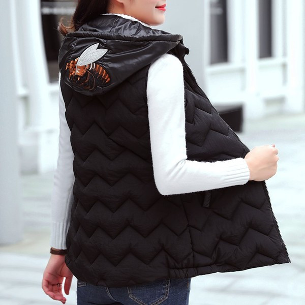 Vesta de dama moderna cu gluga si broderie in mai multe culori