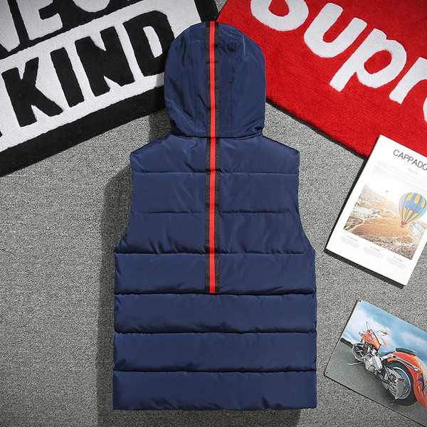 Vesta sport barbati in mai multe culori cu dungi rosii