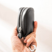 Μικρό ανδρικό πορτοφόλι για κλειδιά σε μαύρο και καφέ χρώμα