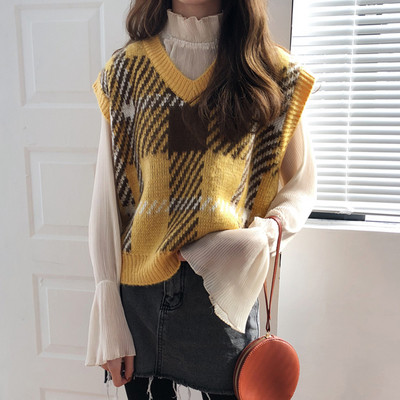 Κομψό μάλλινο γιλέκο με ντεκολτέ σε σχήμα V σε τρία χρώματα