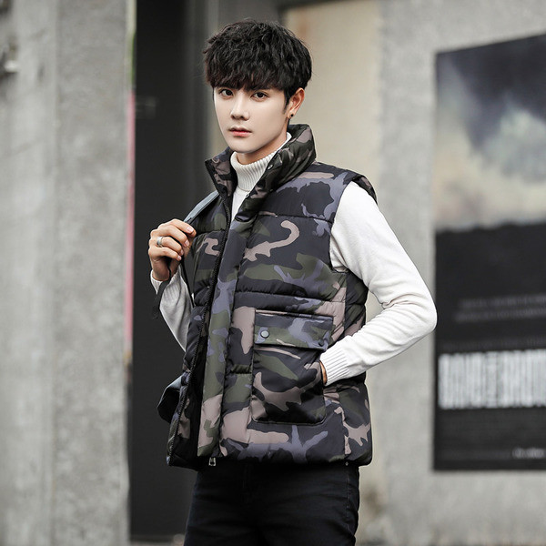 Κομψό μακρύ ανδρικό γιλέκο σε τρία χρώματα με μπροστινές τσέπες