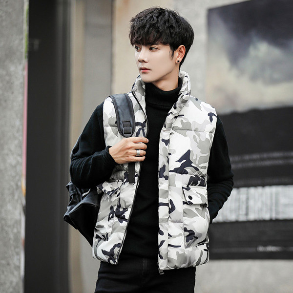 Κομψό μακρύ ανδρικό γιλέκο σε τρία χρώματα με μπροστινές τσέπες