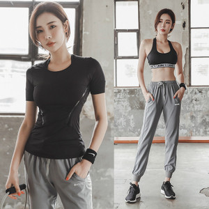 Αθλητικά σετσε διάφορα χρώματα,  μπλουζάκια, παντελόνια και μπουστάκι