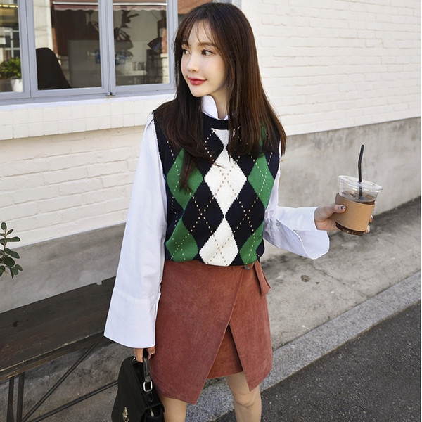 Κομψό μάλλινο γιλέκο σε τρία χρώματα