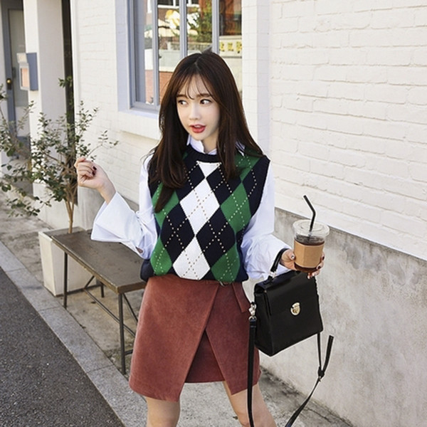 Κομψό μάλλινο γιλέκο σε τρία χρώματα