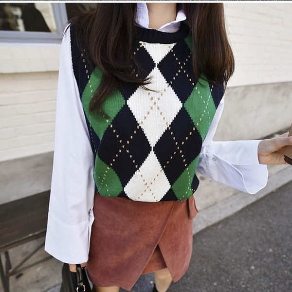 Κομψό μάλλινο γιλέκο σε τρία χρώματα