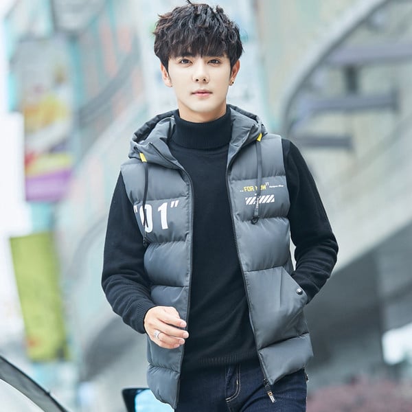 Vestă modernă pentru bărbați cu inscripție în trei culori