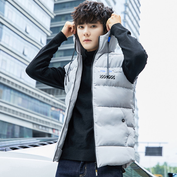 Vestă modernă pentru bărbați cu inscripție în trei culori