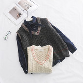 Κομψό πλεκτό γιλέκο με ντεκολτέ σε σχήμα V σε δύο χρώματα