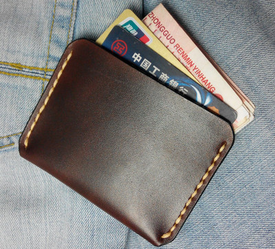 Ανδρικό δερμάτινο πορτοφόλι σε καφέ χρώμα