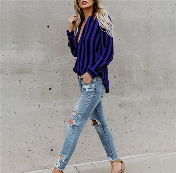 Σέξυ γυναικείο πουκάμισο με βαθύ ντεκολτέ - μπλε και κόκκινο χρώμα