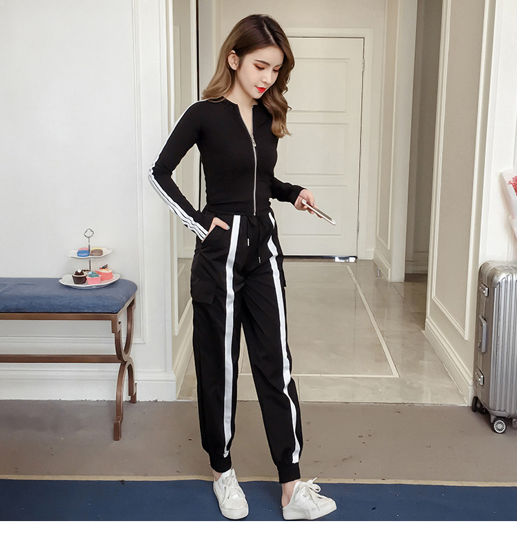 Спортен дамски комплект в черен цвят