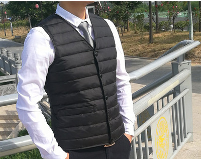 Κομψό γιλέκο με  λαιμόκοψη σε σχήμα V με διάφορα χρώματα