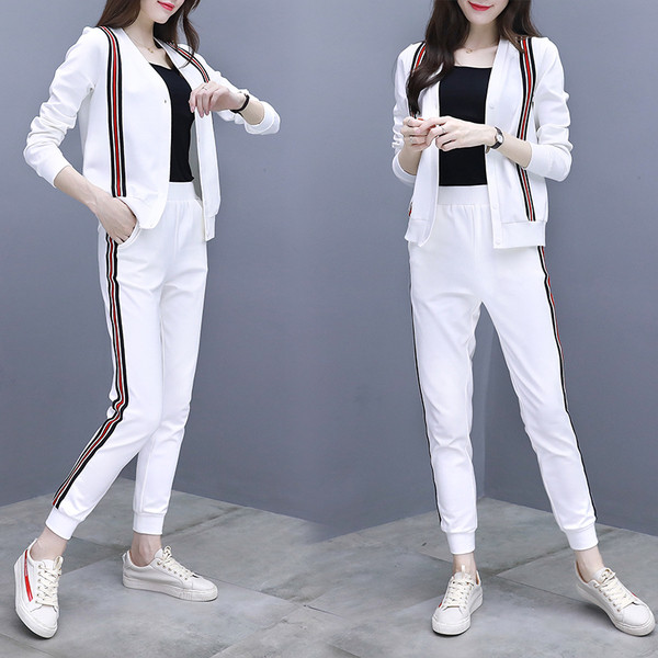 Δύο κομμάτι γυναικείο αθλητικό σετ - ψηλά μακρύ παντελόνια και φούτερ και κουμπιά σχήματος V