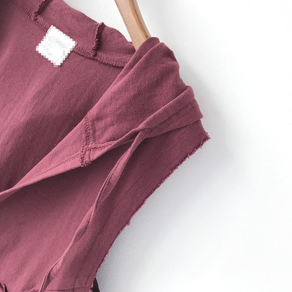 Vesta sportiva eleganta de dama cu gluga in rosu si negru