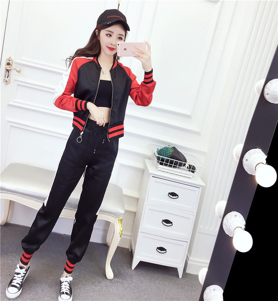 Γυναικεία αθλητική φόρμα σε τρία χρώματα