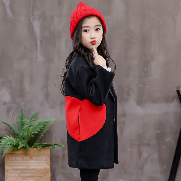 Ππαιδικό παλτό για κορίτσια με πολύχρωμη εφαρμογή σε μαύρο, ροζ και καφέ χρώμα