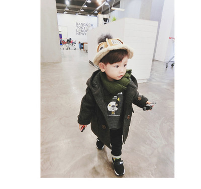 Κομψό παιδικό παλτό για αγόρια με κουκούλα σε δύο χρώματα