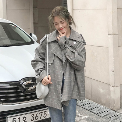 Palton de dama cu decolteu in V in doua culori