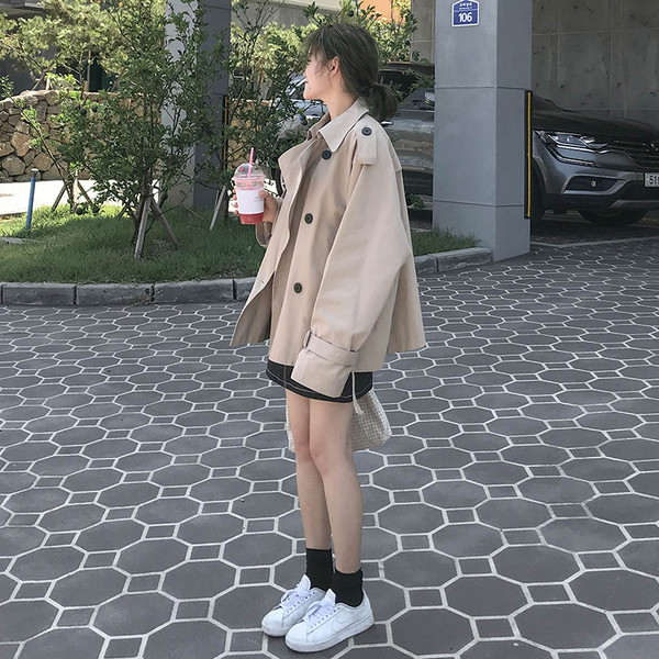 Palton de dama cu decolteu in V in doua culori