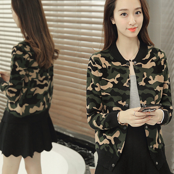 Vestă modernă de damă cu model de camuflaj - mai multe culori