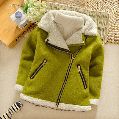 Μοντέρνο παιδικό μπουφάν σε δύο μοντέλα κατάλληλο για αγόρια και κορίτσια