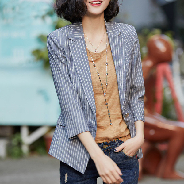 Geaca zilnica de dama cu dungi in doua culori