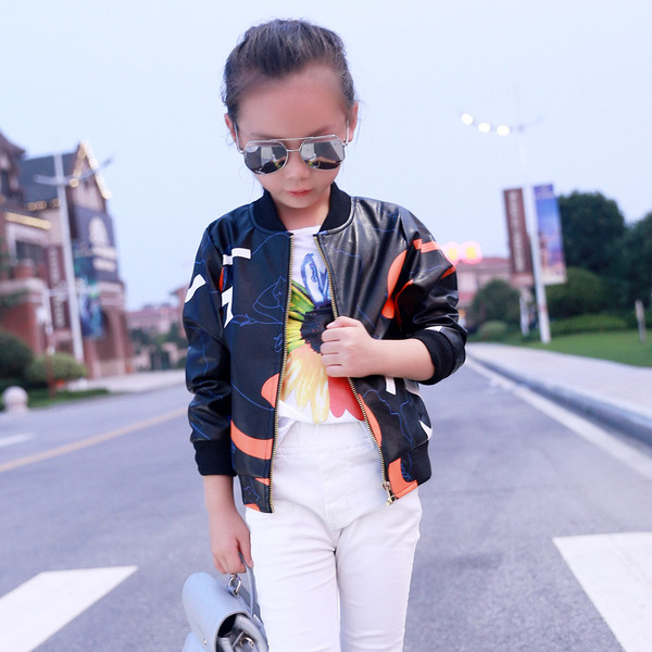 HIT Μοντέρνο δερμάτινο μπουφάν για παιδιά με έγχρωμο δεξιό