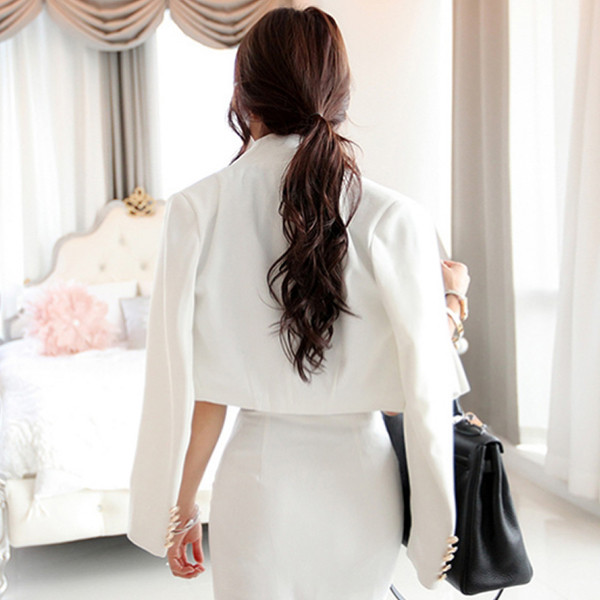 Geaca scurta de dama cu nasturi decorativi