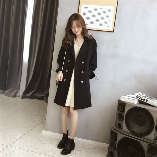 Palton modern de dama cu decolteu in V si nasturi in doua culori